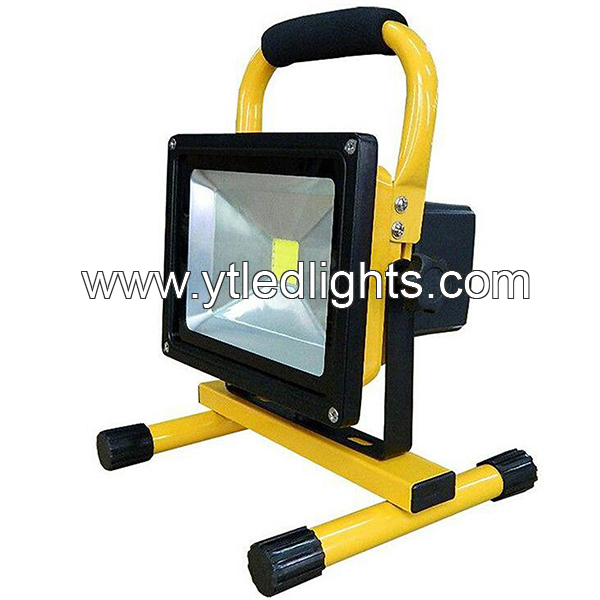 portable battery powered flood light